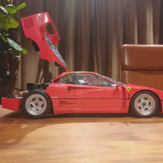 /img/51421-f40-diecast-brand-3.webp
