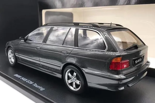 51470 bmw 440i diecast model interior