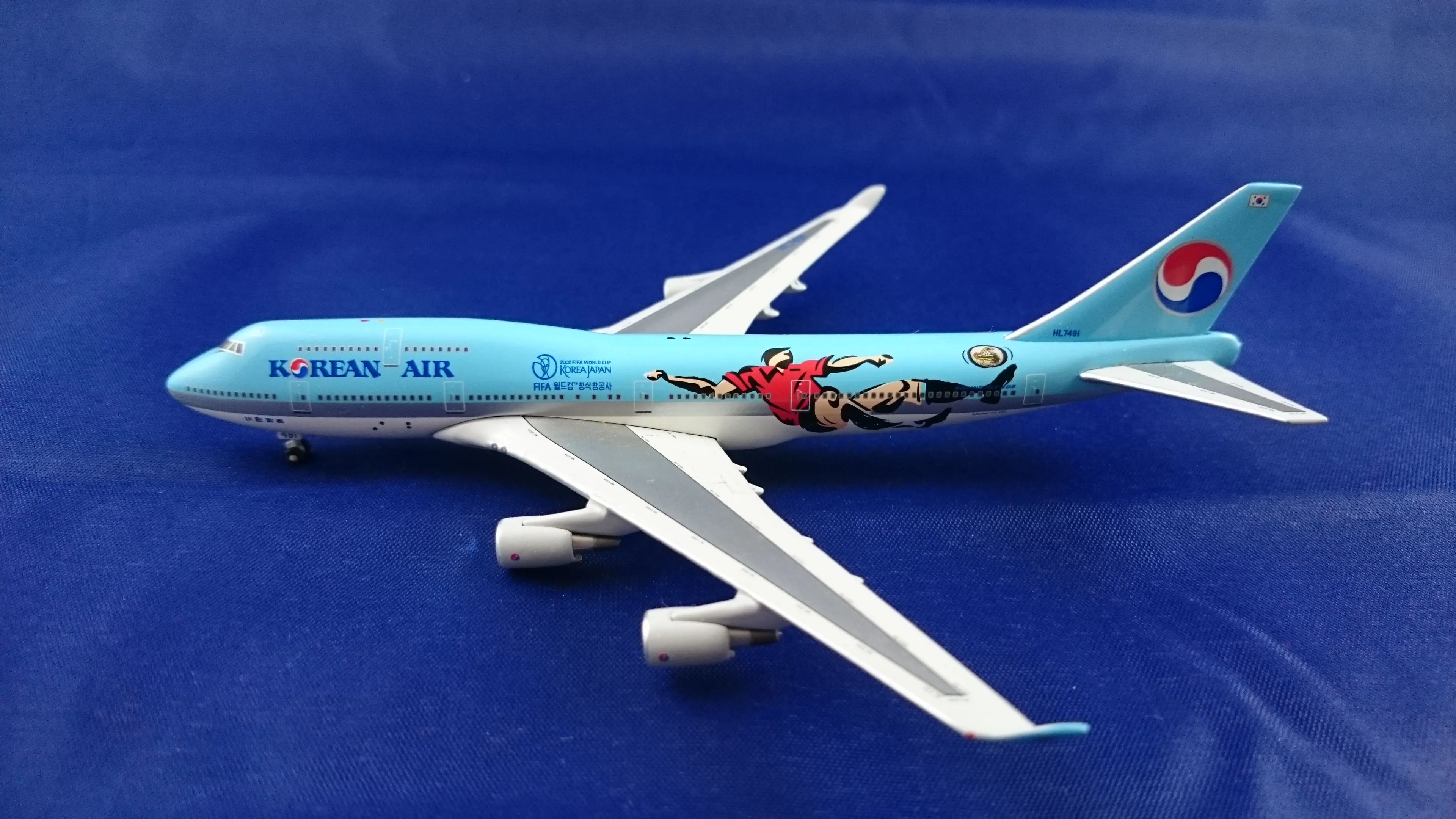 /img/51490-diecast-airliner-display.webp