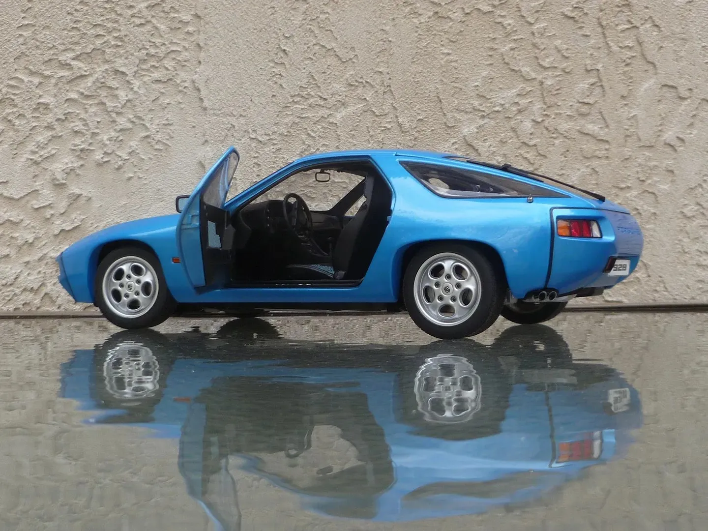 51518 diecast model materials