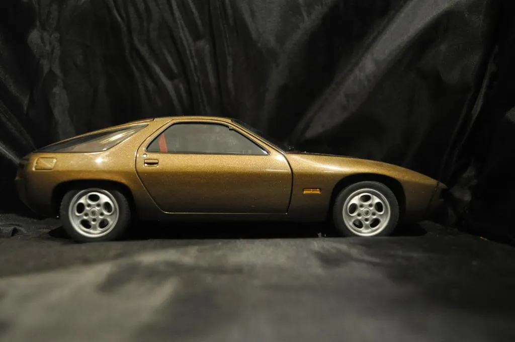 51518 rare diecast 928 model