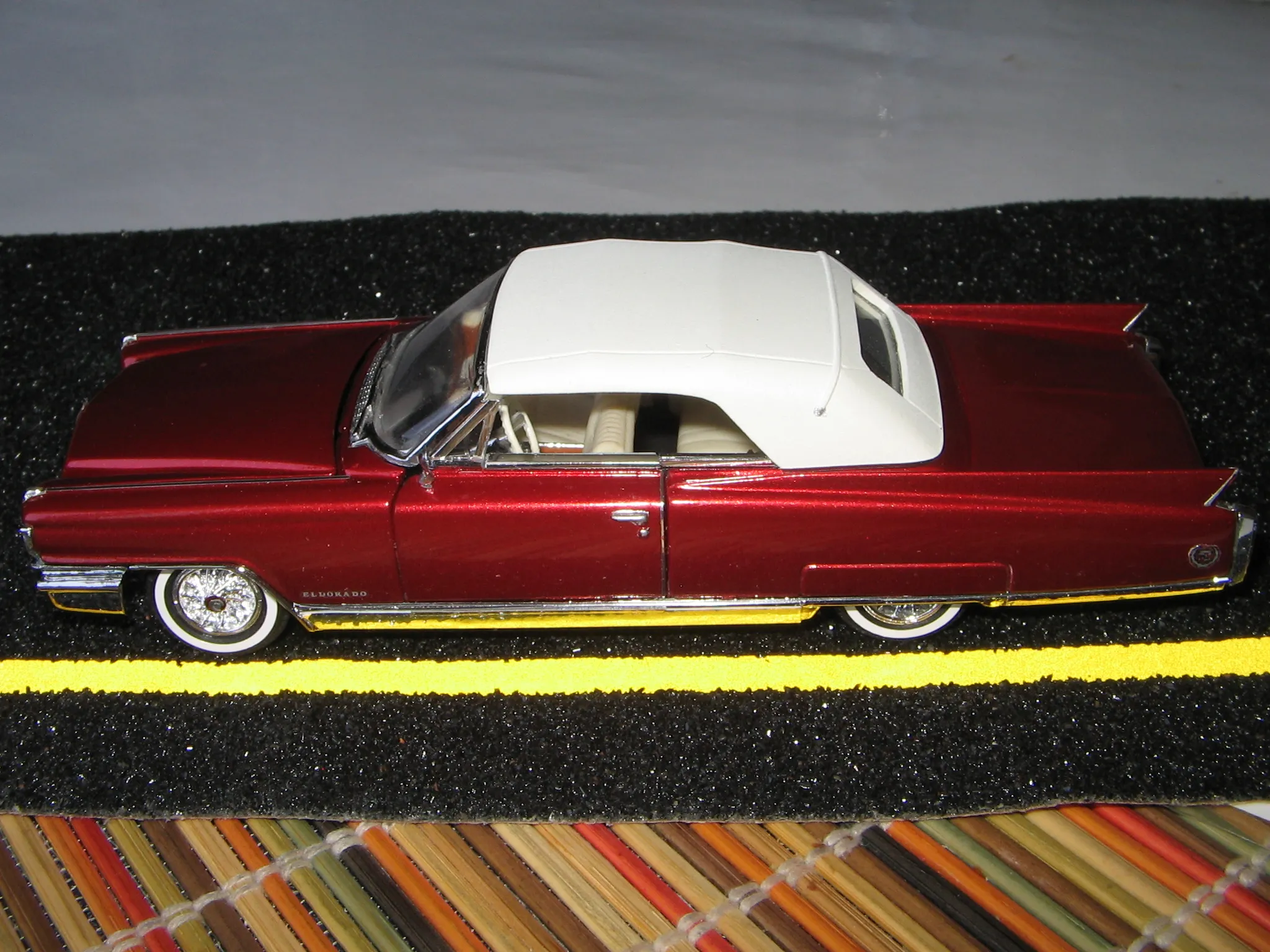 51525 1963 cadillac eldorado diecast