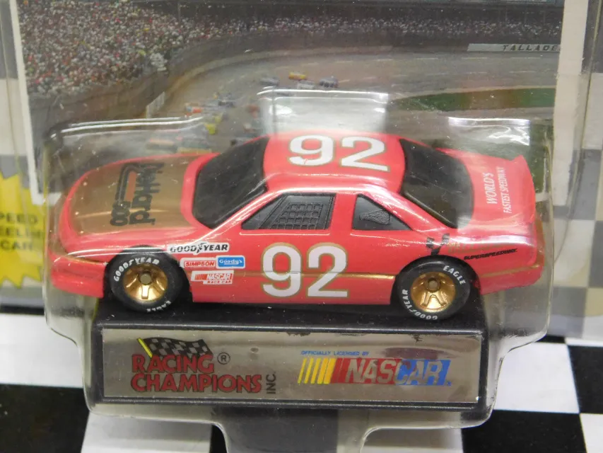 /img/51527-toyota-racing-diecast-cleaning.webp