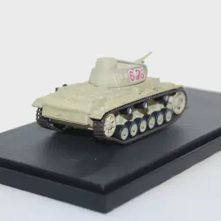/img/51535-panzer-model-display.webp