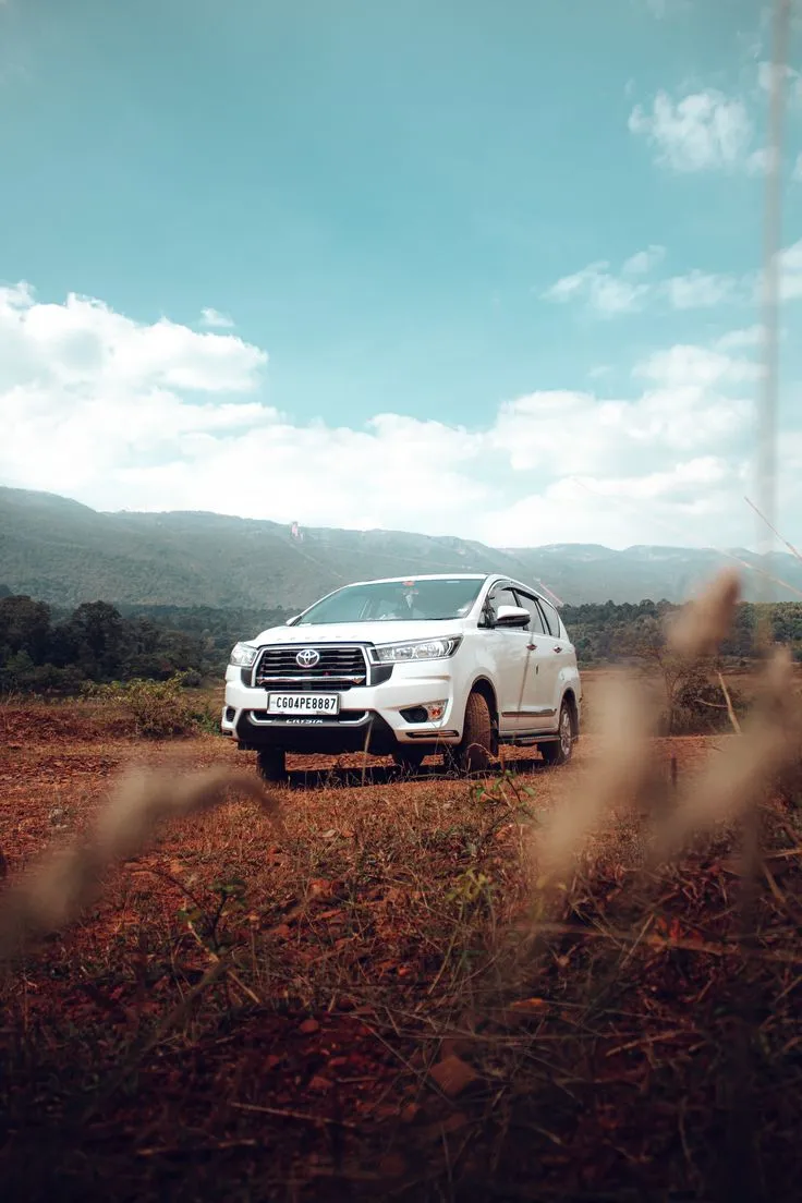 51552 innova crysta diecast exterior