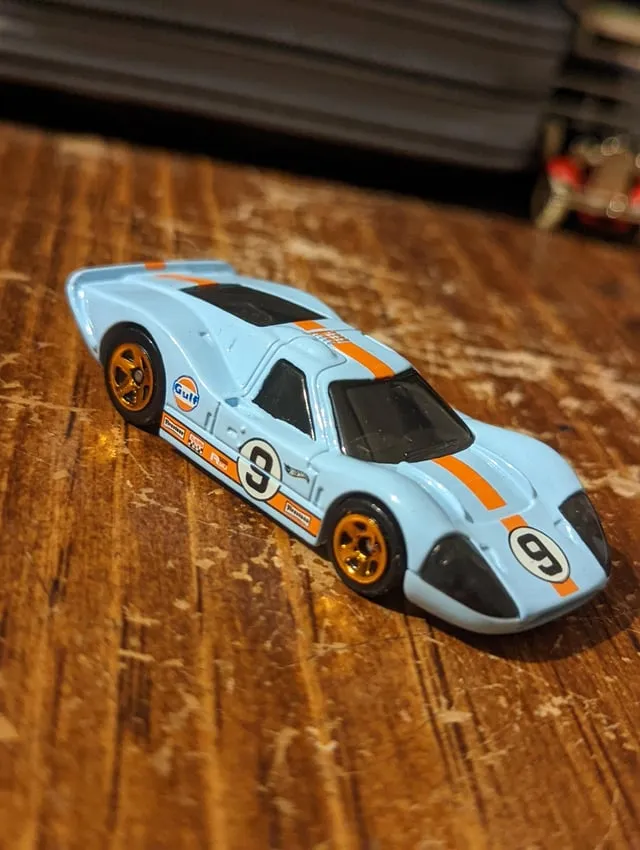 /img/51575-gt40-diecast-price.webp