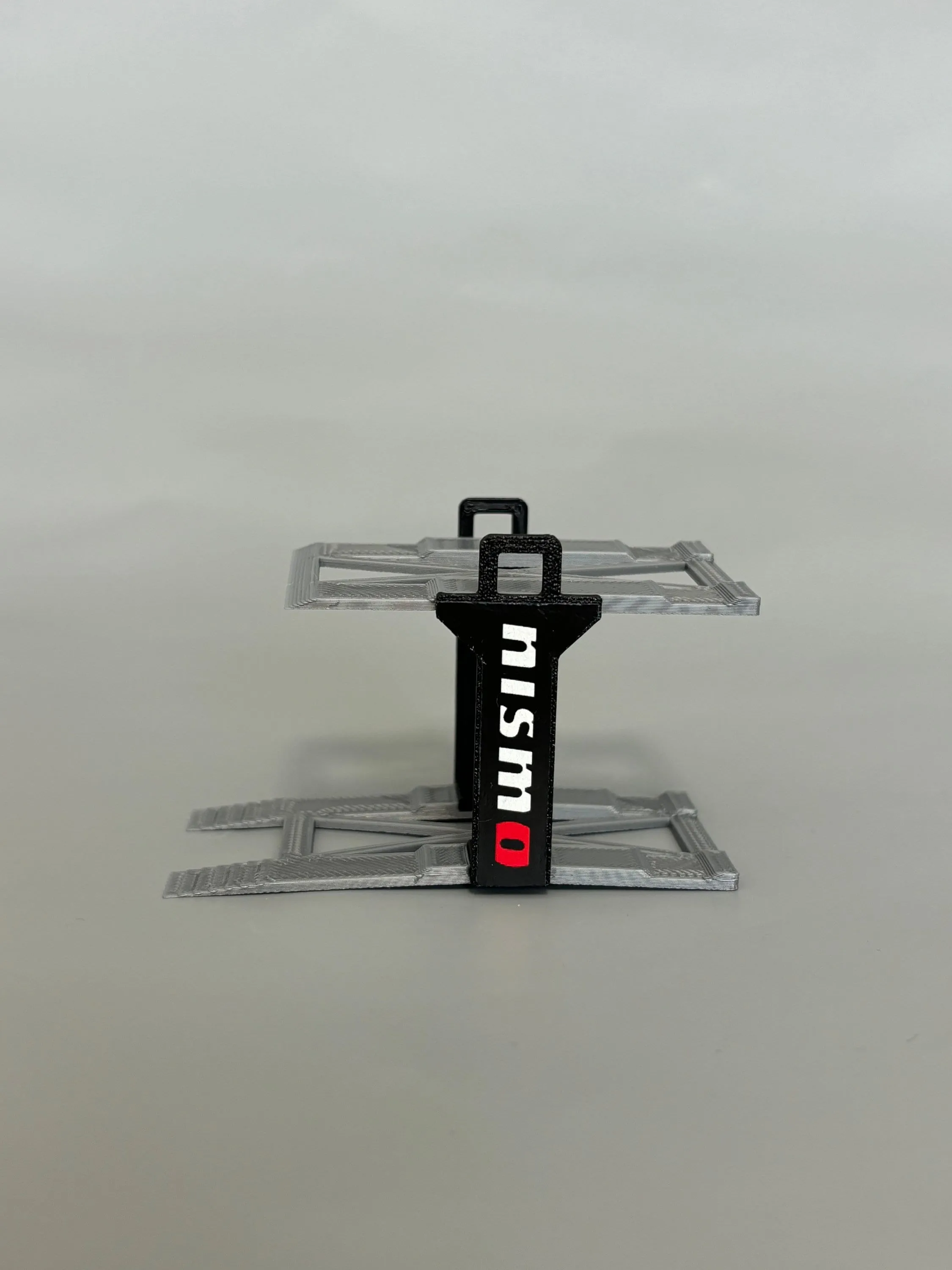 51585 diecast car lift safety