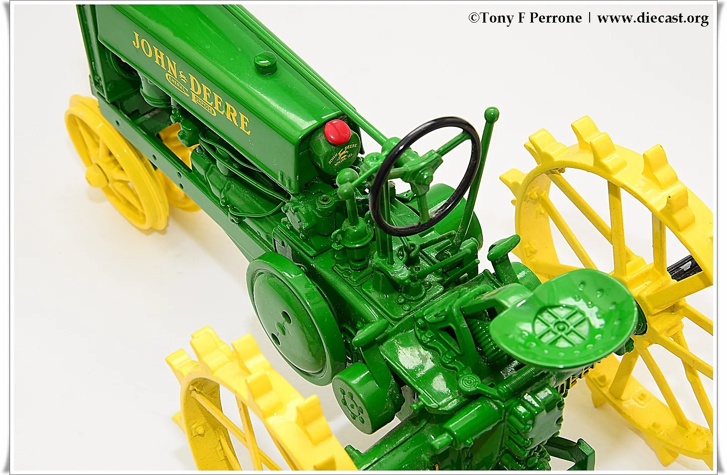 51589 diecast tractor detailing