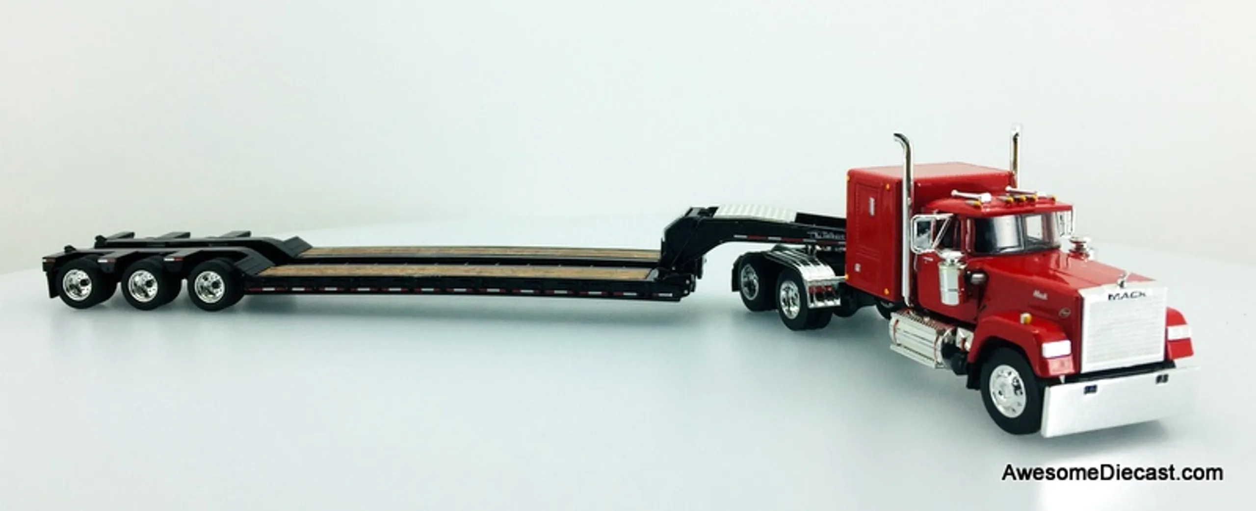 /img/51642-collecting-diecast-trucks.webp