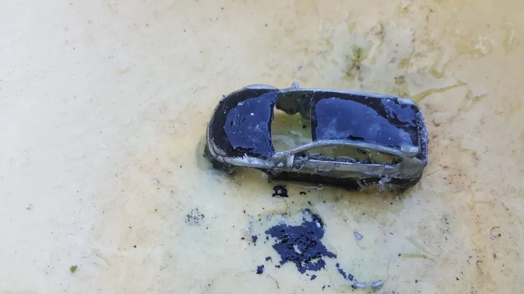 51657 diecast car sanding process