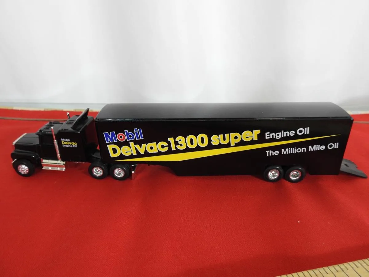 51692 specialty oil truck diecast