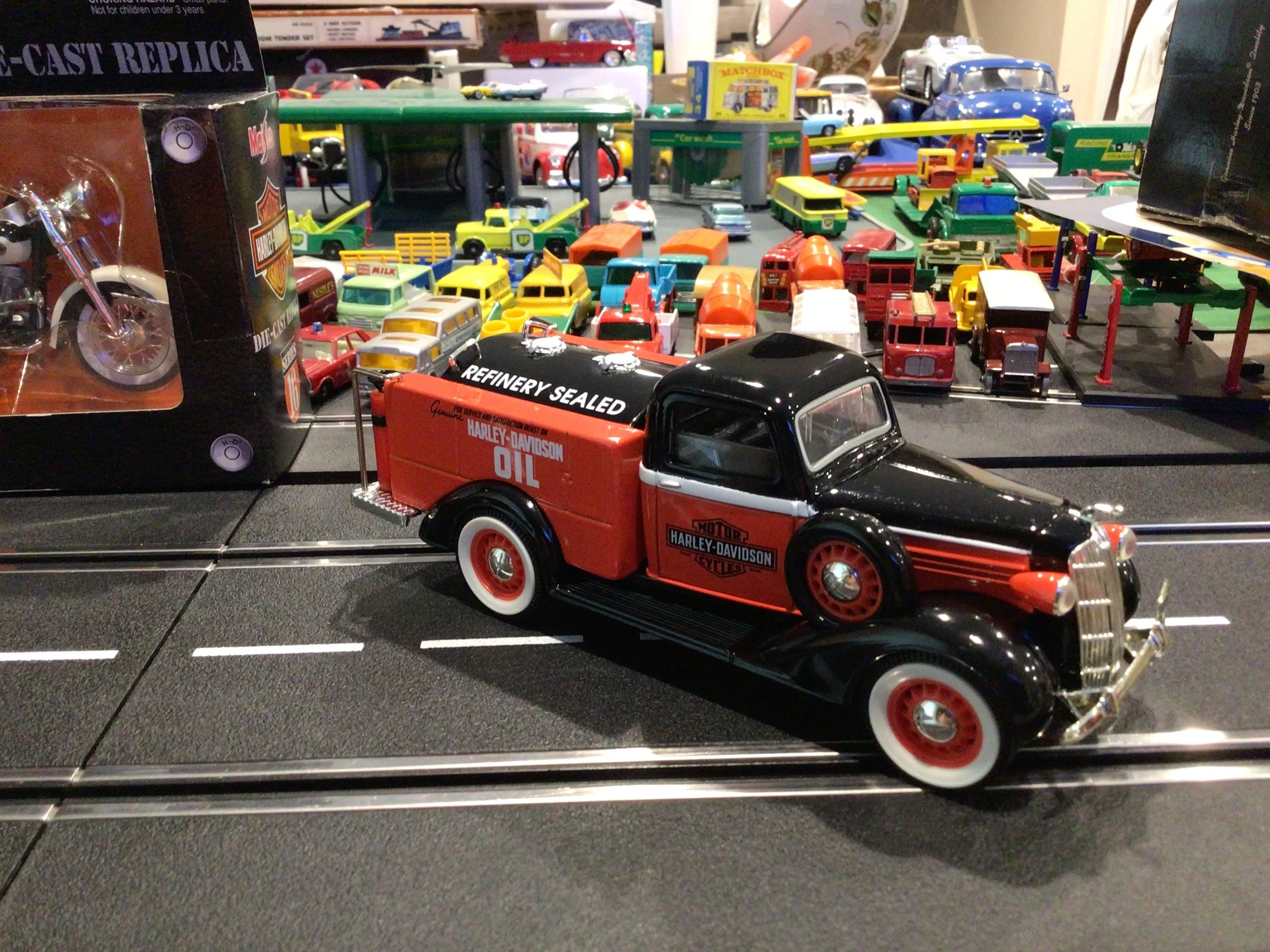 51711 diecast harley davidson display