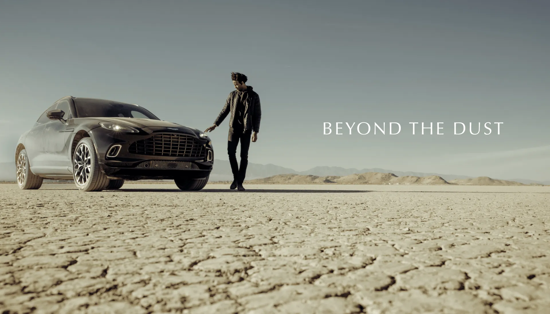 51714 aston martin dbx diecast model 3