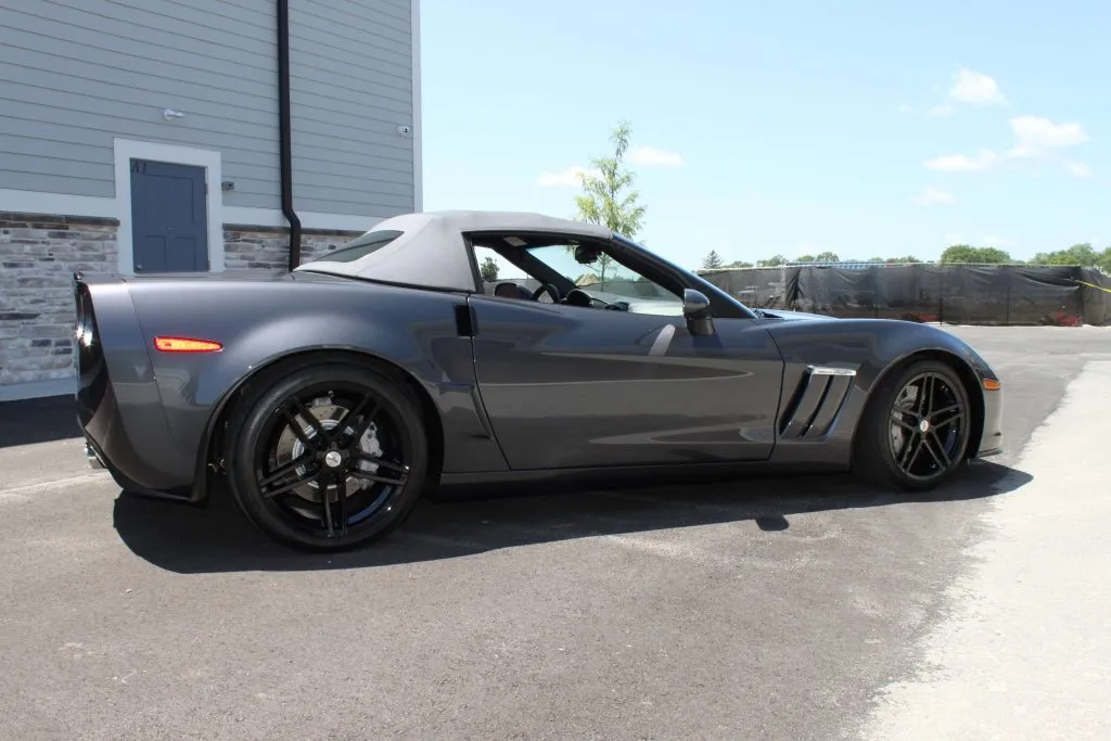 51740 2011 corvette grand sport diecast interior